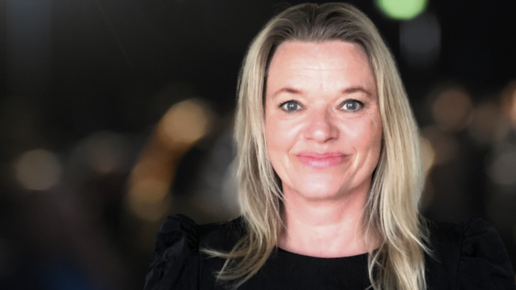 51eb38 2d18 ee32 675f e058172b0f5 987e8618 acb1 49de a310 ae427598368b